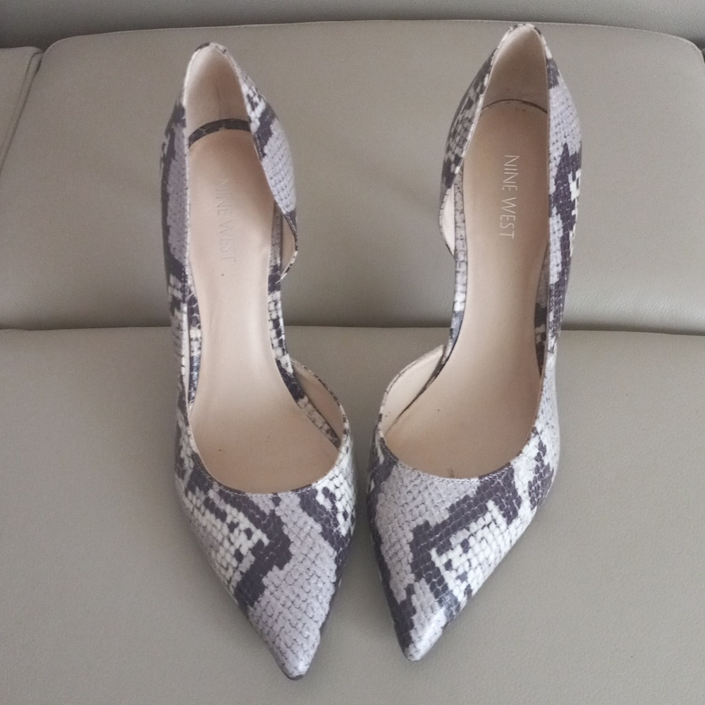 Nine West Snake-Print Pointed Toe Pumps in  Cream, Brown & Grey Size 9M